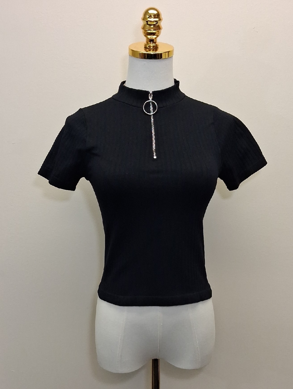 Bloom Seasons Black Ribbed Mock Neck Zip Top Size Medium